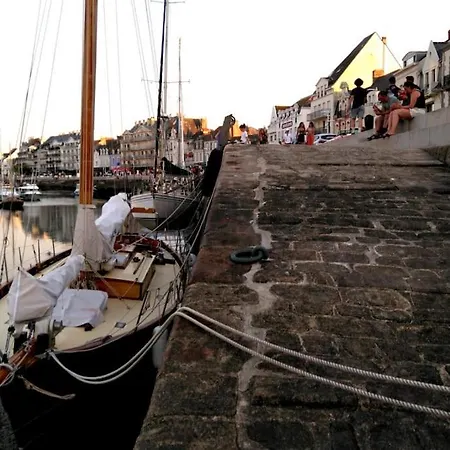 아파트 T2, Calme, 38 M2, Plein Centre, A 150 M Du Port. 프풀리귀앙